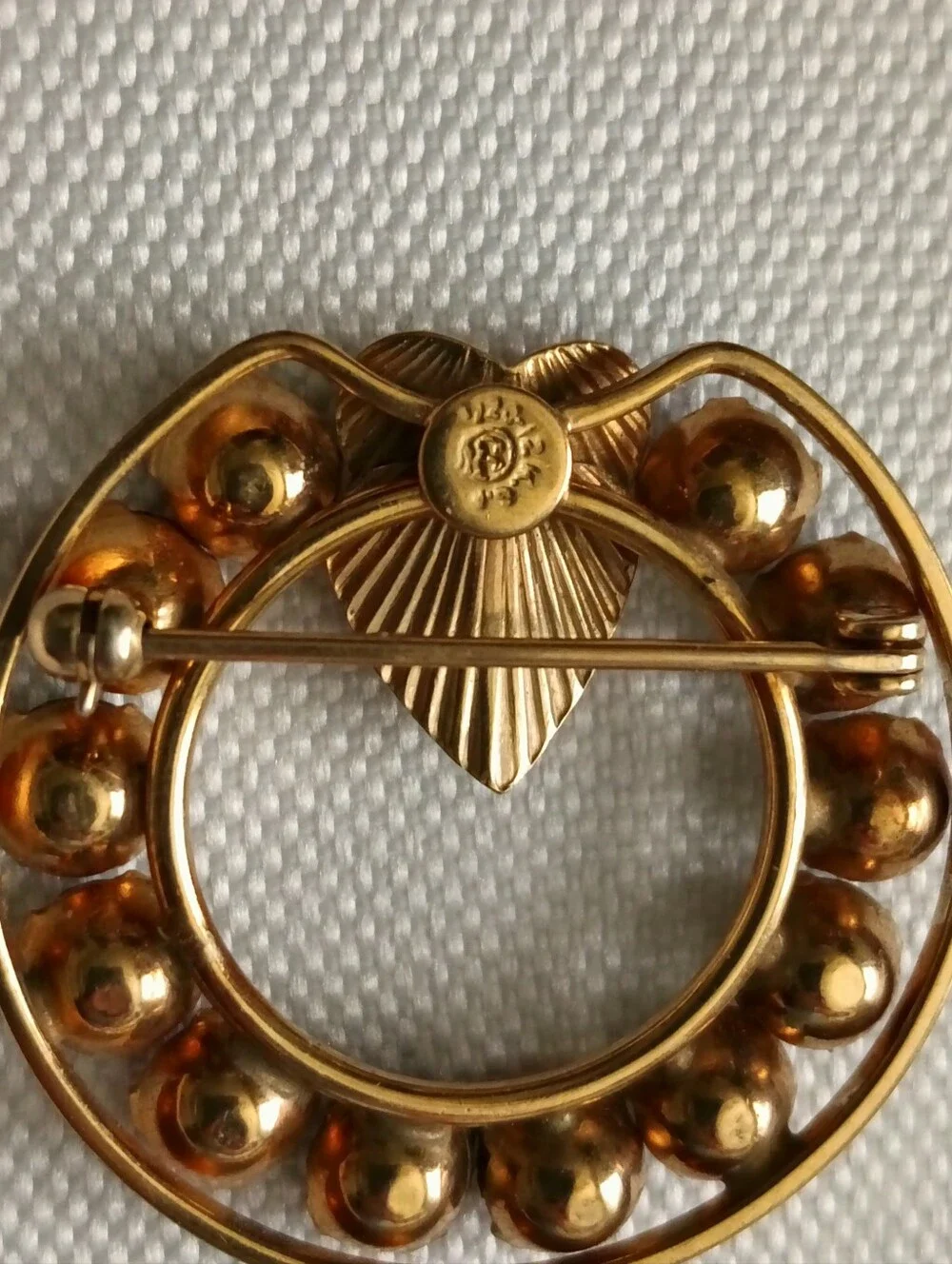 Vintage De Curtis 12K GF Textured Heart Rhinestone Wreath Brooch Circa 1950s